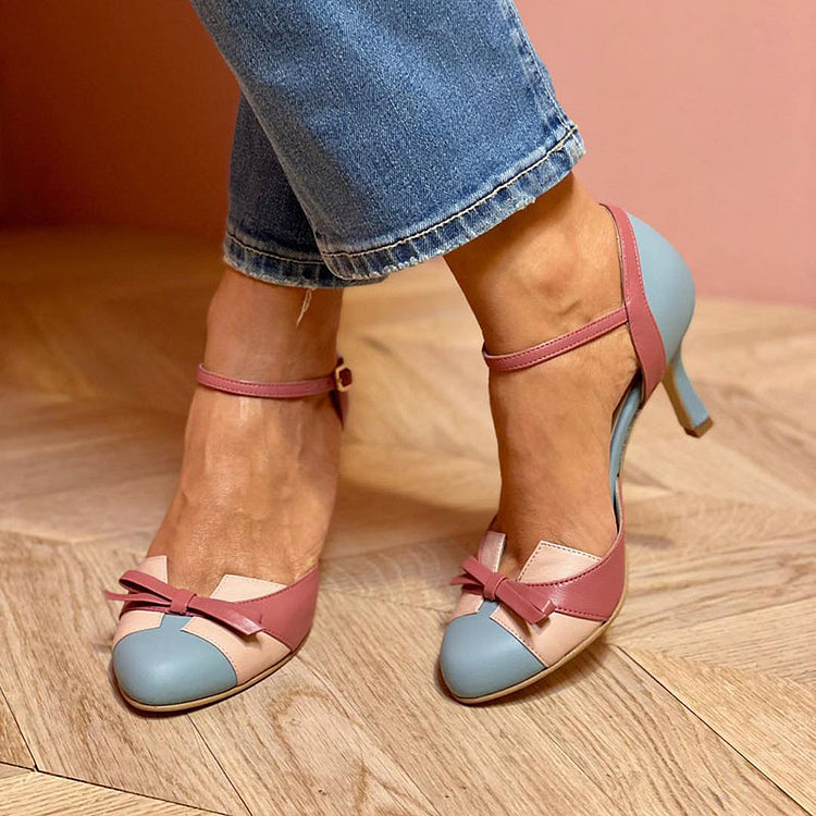 AN OPEN-TOE HEEL WITH BOW DETAIL
