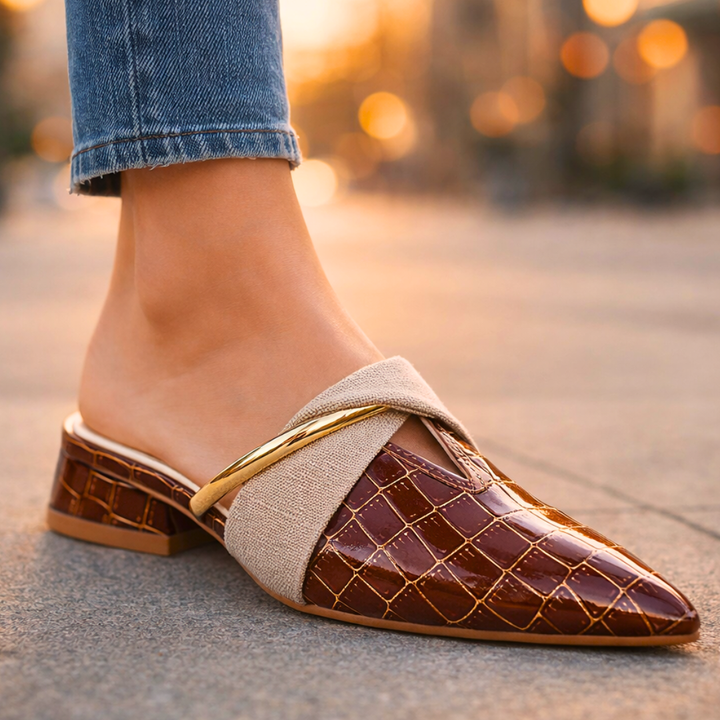 Vivette | Gold Accent Pointed Mule