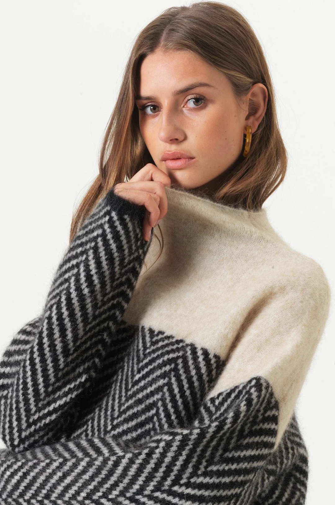 Petra | Chevron Turtleneck Sweater with Knitted Pattern for Women