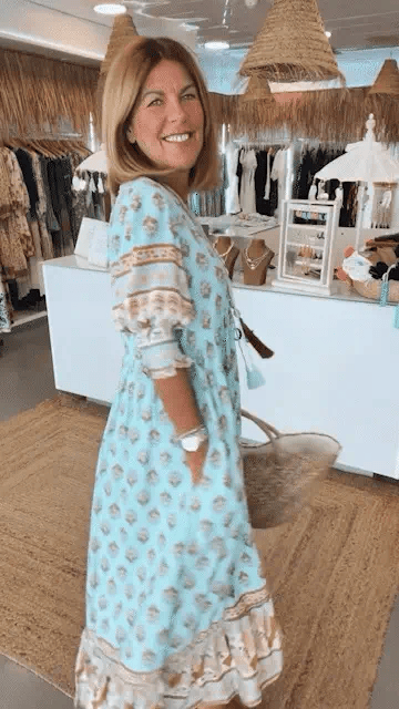 <h2>CUSTOMERS LOVE OUR BOUTIQUE</h2>